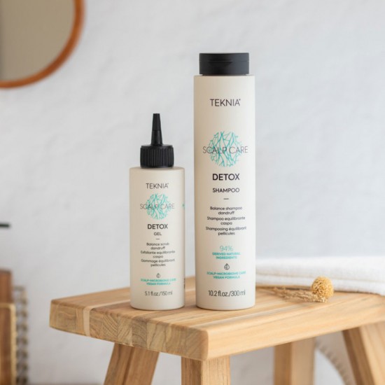 Lakme Teknia Detox Shampoo for dry and oily dandruff 300ml